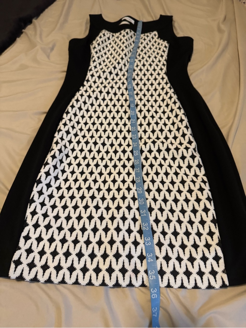 Calvin Klein Black & White Geometric Midi Dress - Picture 4 of 5